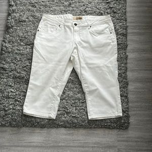 White Capri pants